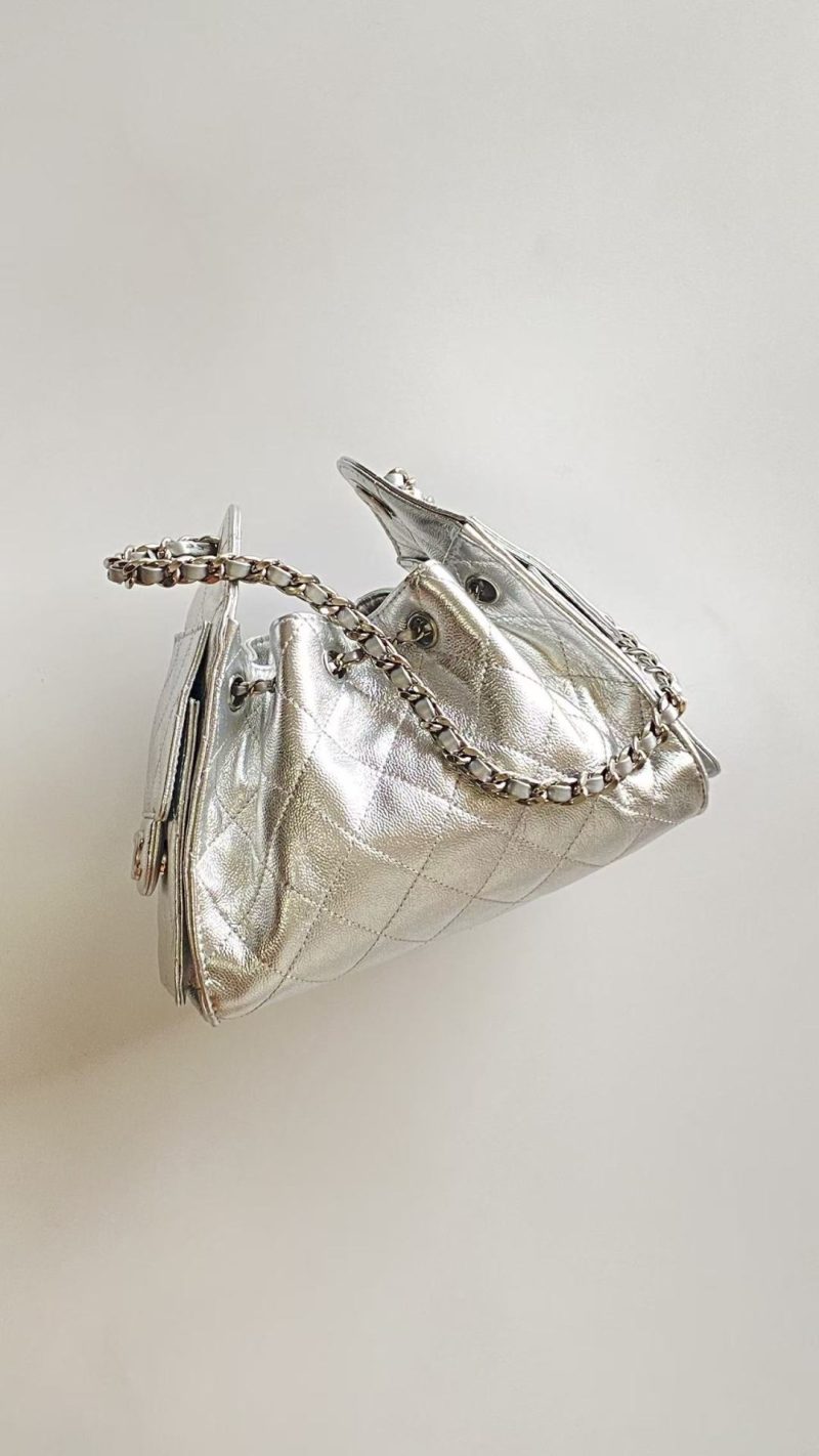 imgHD_b1ac09d1_20251107_cmp_o_1j9ep2uhn11vogfo5k19rnpco3_jpeg CC 2025 Hobo Bag Silver 22cm Metallic Grained Calfskin