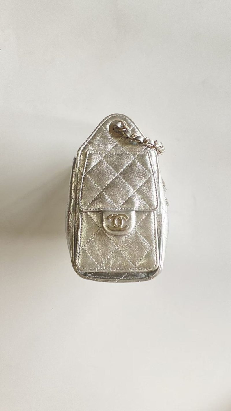 imgHD_b1ac09d1_20251107_cmp_o_1j9ep2uhn1juh13pltf9146give5_jpeg CC 2025 Hobo Bag Silver 22cm Metallic Grained Calfskin