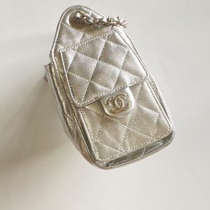 imgHD_b1ac09d1_20251107_cmp_o_1j9ep2uhnnje1rtdm1d6ef1uni4_jpeg CC 2025 Hobo Bag Silver 22cm Metallic Grained Calfskin