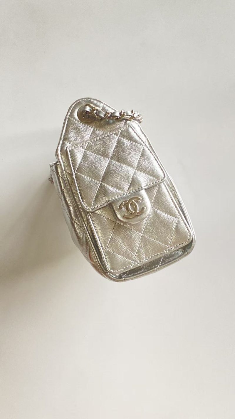 imgHD_b1ac09d1_20251107_cmp_o_1j9ep2uhnnje1rtdm1d6ef1uni4_jpeg CC 2025 Hobo Bag Silver 22cm Metallic Grained Calfskin