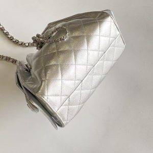 imgHD_b1ac09d1_20251107_cmp_o_1j9ep2uhocel1jerok96uq75ta_jpeg CC 2025 Hobo Bag Silver 22cm Metallic Grained Calfskin