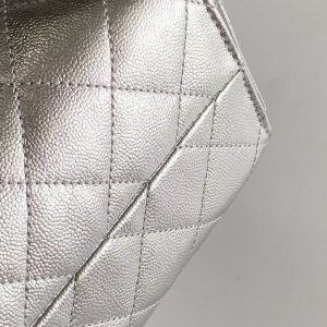 imgHD_b1ac09d1_20251107_cmp_o_1j9ep46ge1d46n1rh5t1leobrfb_jpeg CC 2025 Hobo Bag Silver 22cm Metallic Grained Calfskin