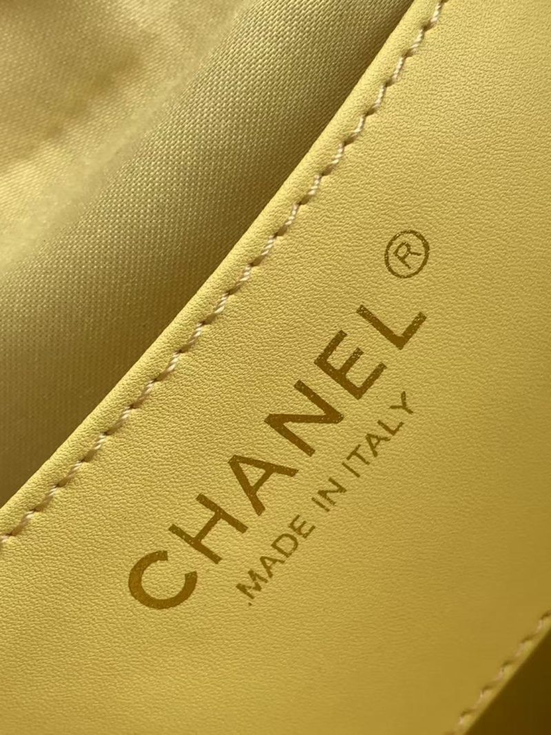 imgHD_b5cc9469_20250402_cmp_a1743591673196_0326_jpg CC 25C Hobo Bag 30cm Yellow Grained Calfskin