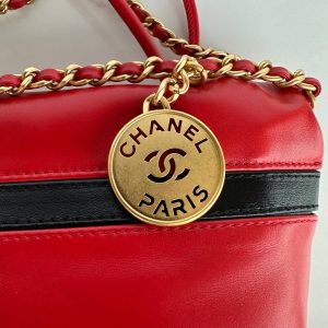 cc 22 hobo red black calfskin gold hardware