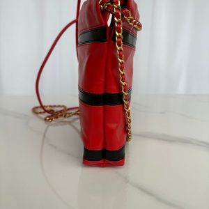 cc 22 hobo red black calfskin gold hardware