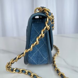 CC SMALL 20 CROSSBODY BAG IN LIGHT BLUE DENIM DIP AND GOLD METALLIC