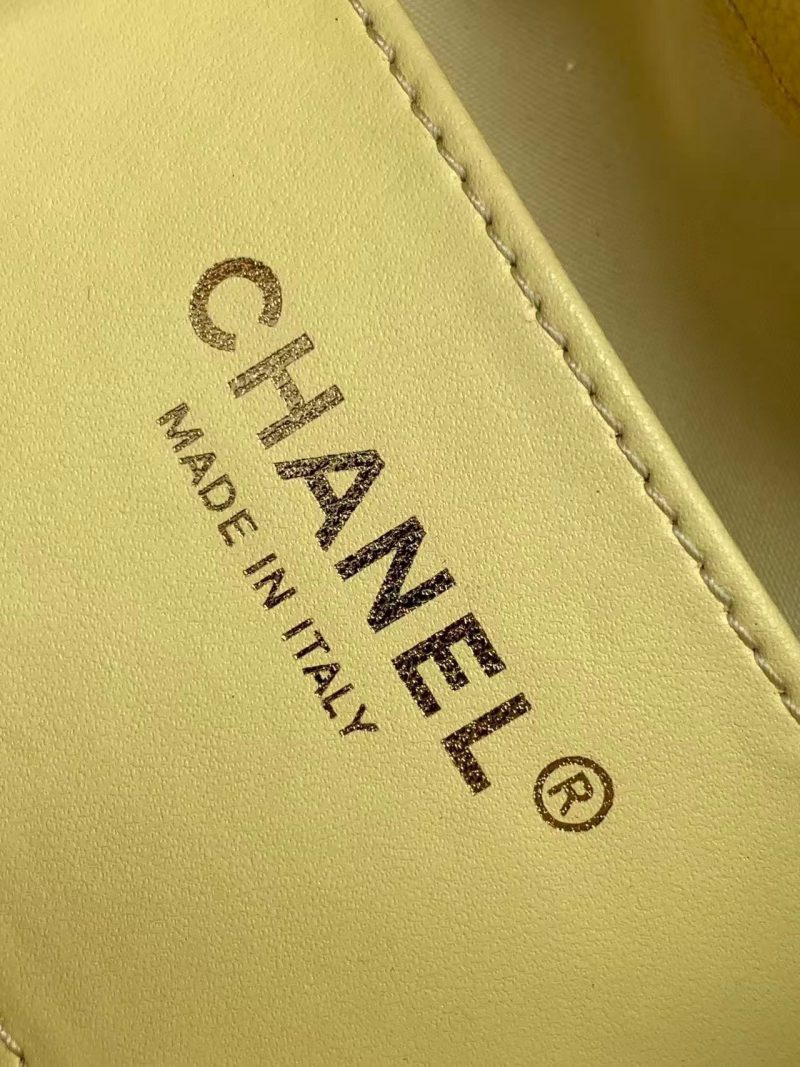 Chanel 25 Hobo Bag 22cm Light Yellow Calfskin 286180