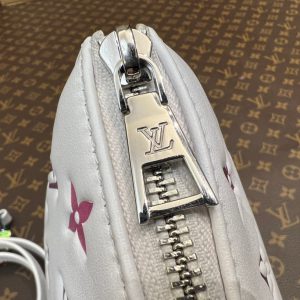 coussin bb 21 white empreinte calfskin multicolor chain