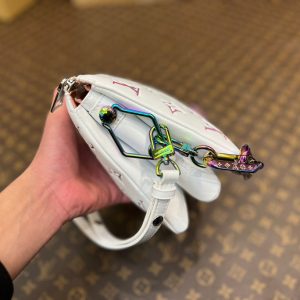 coussin bb 21 white empreinte calfskin multicolor chain