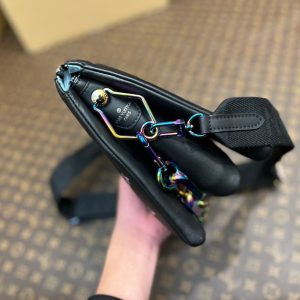 coussin bb 21 black empreinte calfskin multicolor chain