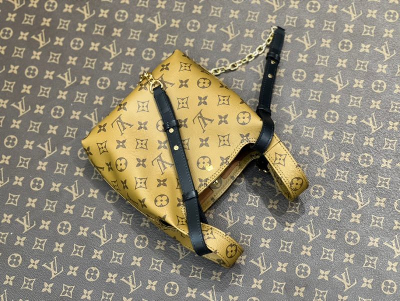 img_12419e37_20231223_i1703263156_9710_0_jpg atlantis bb 17 brown monogram canvas