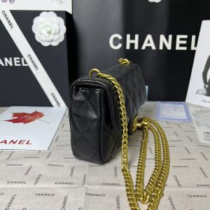 25C Mini Flap 19cm Black Lambskin Gold Heart Hardware