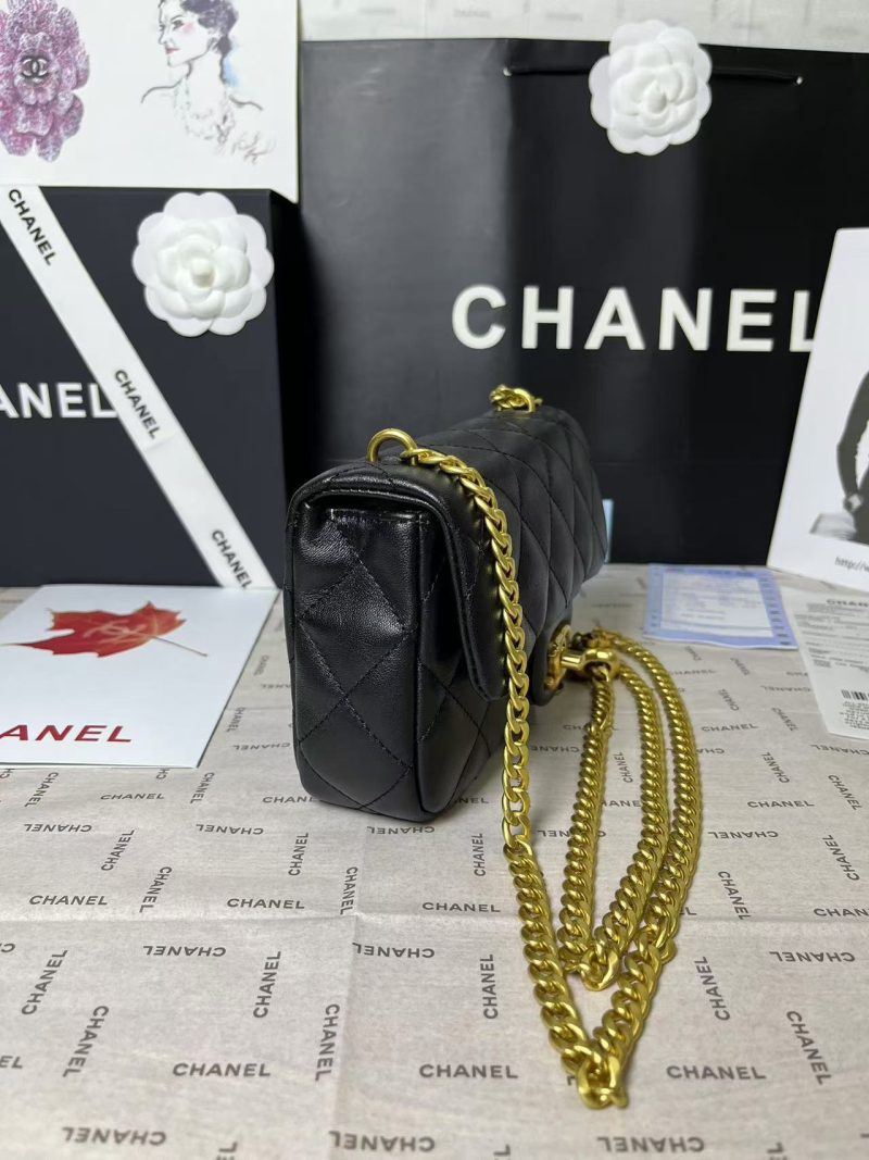 25C Mini Flap 19cm Black Lambskin Gold Heart Hardware