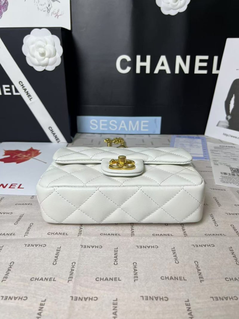 25C Mini Flap 19cm White Lambskin Gold Heart Hardware