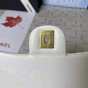 25C Mini Flap 19cm White Lambskin Gold Heart Hardware