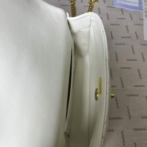 25C Mini Flap 19cm White Lambskin Gold Heart Hardware