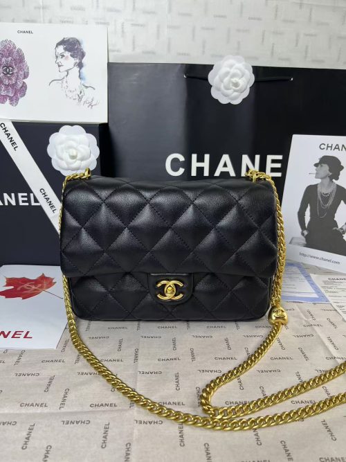 25C Mini Flap 24cm Black Lambskin Gold Heart Hardware