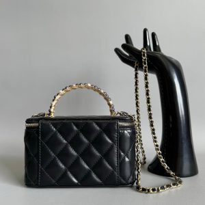 CC Vanity Case Pearl 17cm Black Lambskin Gold hardware