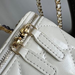 CC Vanity Case Pearl 17cm White Lambskin Gold hardware