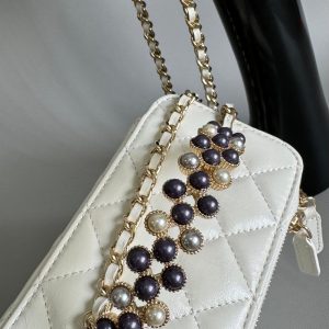 CC Vanity Case Pearl 17cm White Lambskin Gold hardware