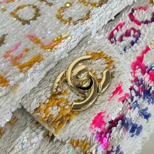 FLAP BAG 20 COLORFUL SAQUINS IN WHITE CALFSKIN GOLD HARDWARE