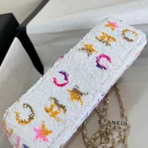 FLAP BAG 20 COLORFUL SAQUINS IN WHITE CALFSKIN GOLD HARDWARE