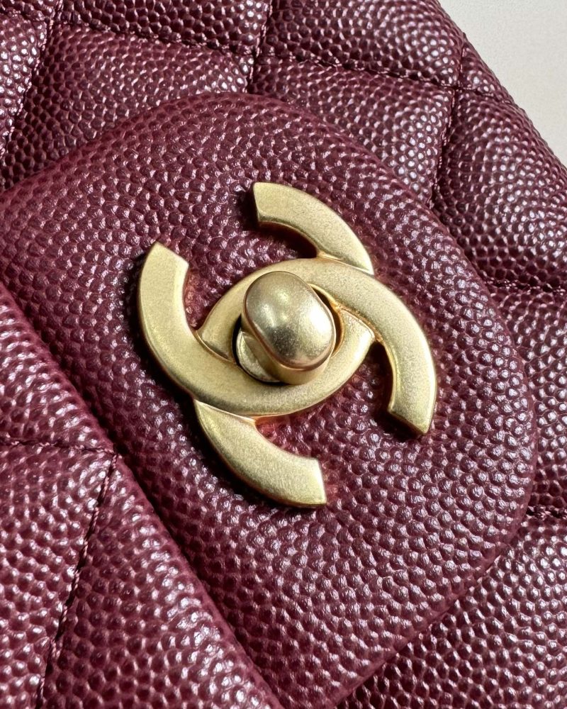 flap bag medium 25 burgundy caviar gold hardware