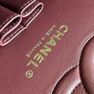 flap bag medium 25 burgundy caviar gold hardware