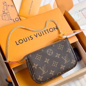 LV MINI POCHETTE ACCESSOIRES 15.5 MONOGRAM CANVAS