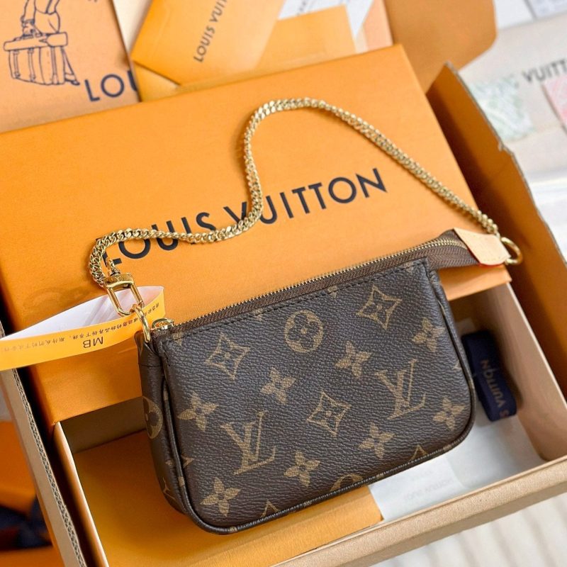 LV MINI POCHETTE ACCESSOIRES 15.5 MONOGRAM CANVAS