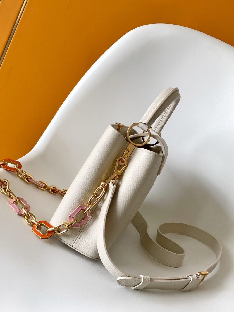 img_2d10544c_20240819_i1723999280_5942_0_jpg Capucines BB 21cm Bag White Cowhide 251662