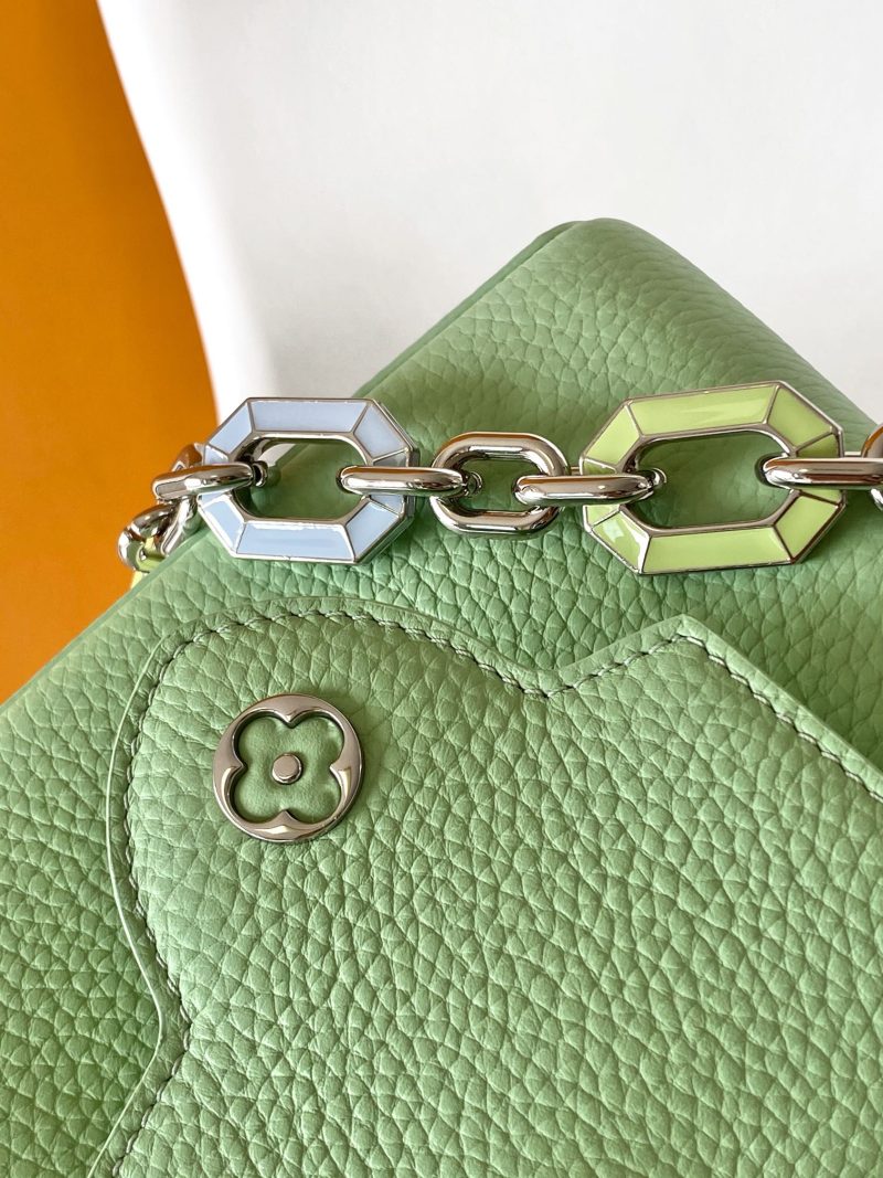 img_2d10544c_20240819_i1723999329_362_2_jpg Capucines BB 21cm Bag Green Cowhide 251666