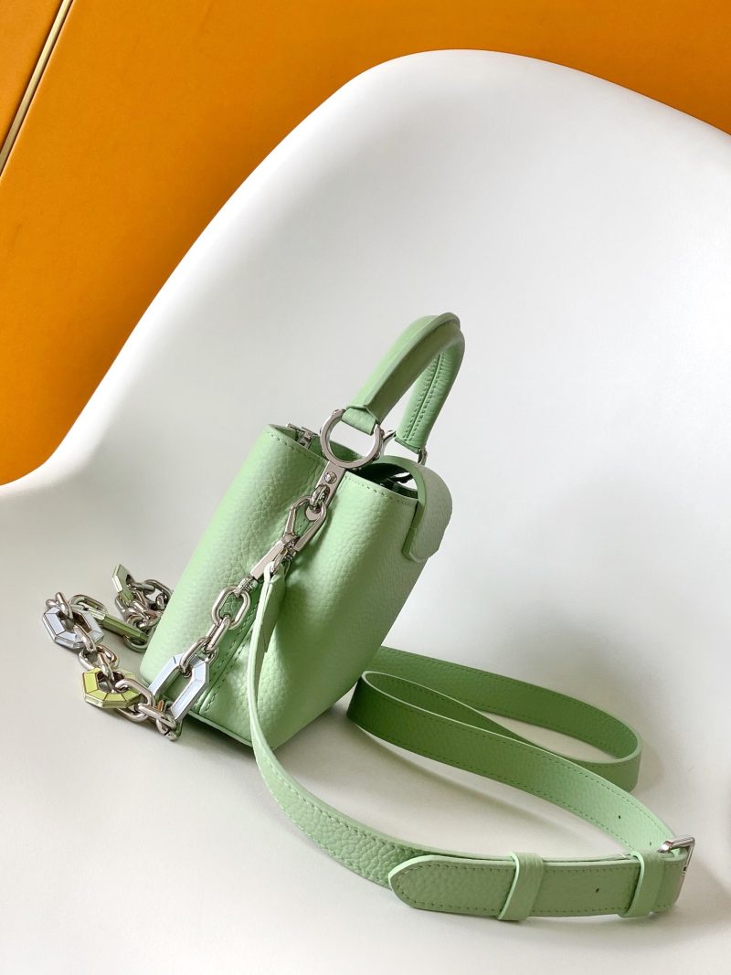 img_2d10544c_20240819_i1723999329_7475_0_jpg Capucines BB 21cm Bag Green Cowhide 251666