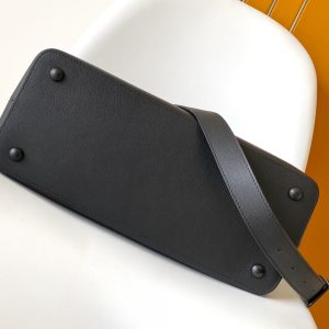 CAPUCINES GM 38CM ALL BLACK TAURILLON LEATHER 252015