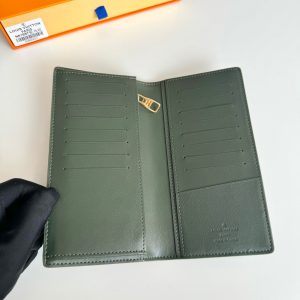 LV Brazza Wallet Green Ostrich Pattern 221307