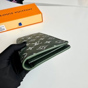 LV Brazza Wallet Green Ostrich Pattern 221307
