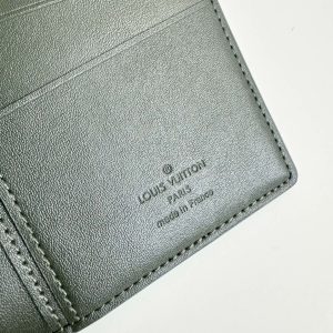 LV Brazza Wallet Green Ostrich Pattern 221307