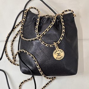CC 22 Hobo Bag 19cm Black Grained Calfskin Gold Hardware
