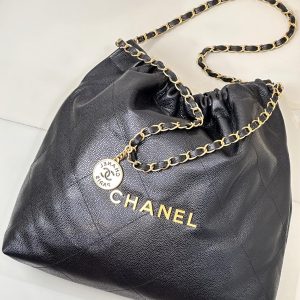 CC 22 Hobo Bag 42cm Black Grained Calfskin Gold Hardware