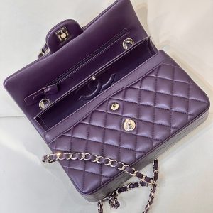 CLASSIC FLAP 23CM VIOLET LAMBSKIN LIGHT GOLD HARDWARE