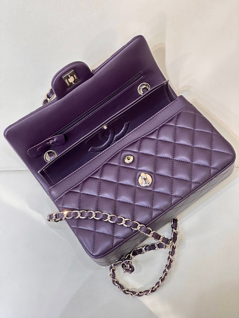 CLASSIC FLAP 23CM VIOLET LAMBSKIN LIGHT GOLD HARDWARE
