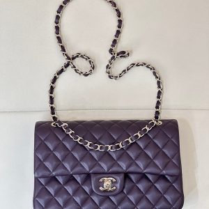 CLASSIC FLAP 25CM VIOLET LAMBSKIN LIGHT GOLD HARDWARE
