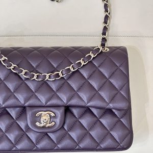 CLASSIC FLAP 25CM VIOLET LAMBSKIN LIGHT GOLD HARDWARE