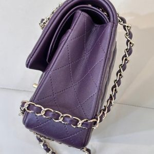 CLASSIC FLAP 25CM VIOLET LAMBSKIN LIGHT GOLD HARDWARE