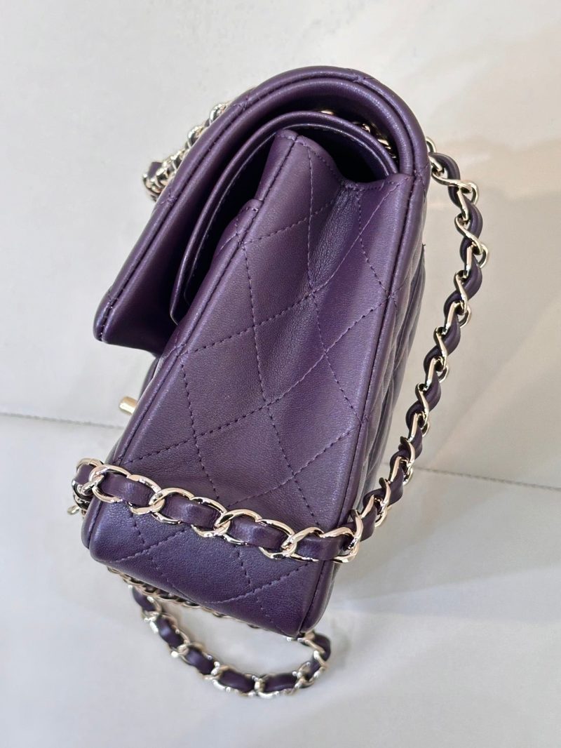 CLASSIC FLAP 25CM VIOLET LAMBSKIN LIGHT GOLD HARDWARE