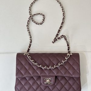 CLASSIC FLAP 23CM BURGUNDY CAVIAR LIGHT GOLD HARDWARE