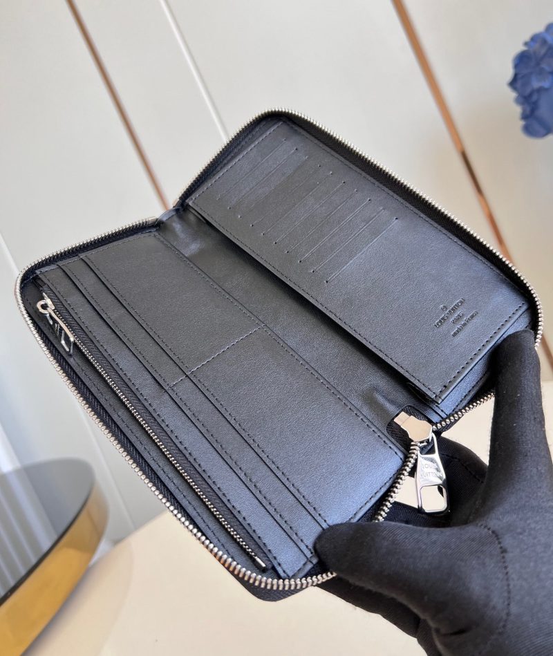 img_42f08f7f_20240804_i1722748773_8226_5_jpg ZIPPY VERTICAL WALLET 20CM BLACK CALFSKIN