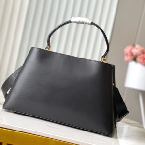CAPUCINES GM 38CM BLACK TAURILLON LEATHER