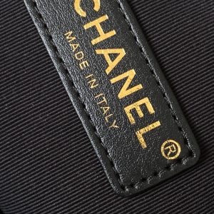 CC 2025 Multi-Pockets Camera Case Bag Black Calfskin