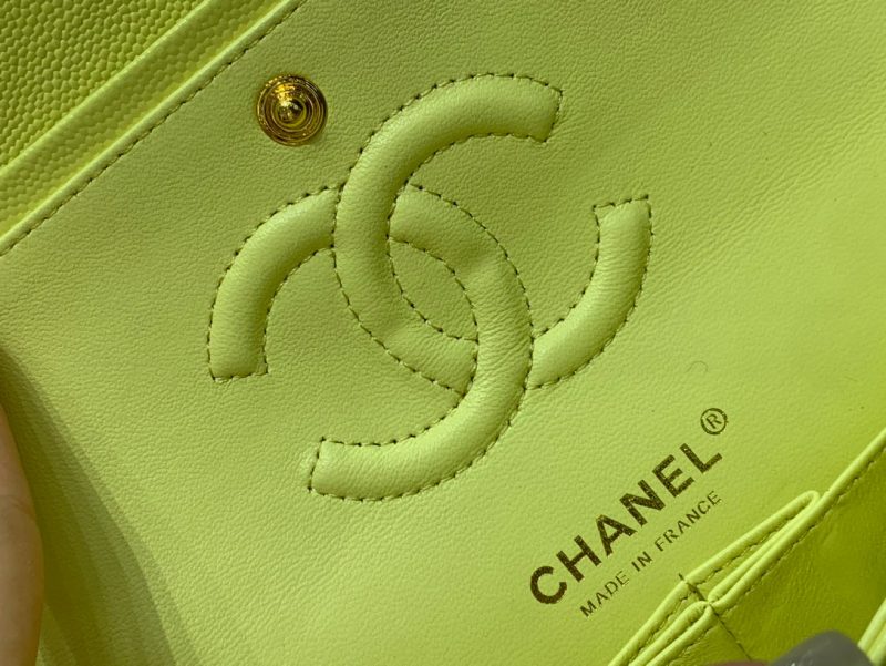 img_47d61fad_20231020_i1697780115_8659_7_jpg Small Classic Flap Bag 23cm Yellow Caviar Gold Hardware